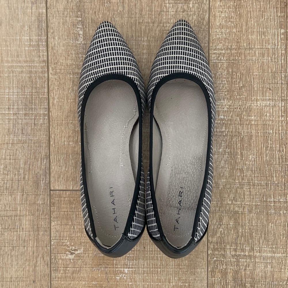 Tahari 2” houndstooth pattern heels